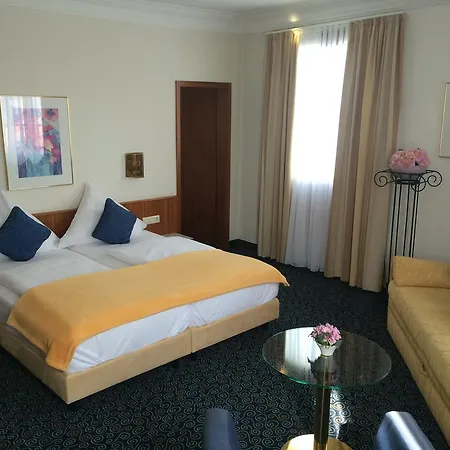 Stadthotel 3*