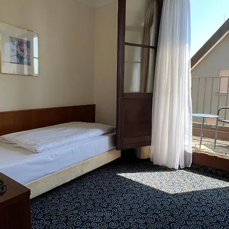 Stadthotel 호텔 콘스탄츠