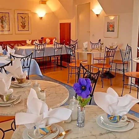 Stadthotel 3*