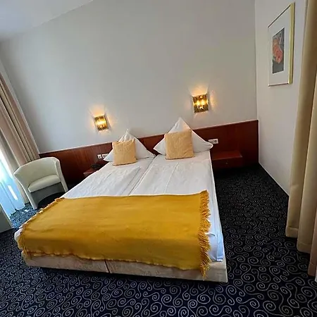 Stadthotel 3*